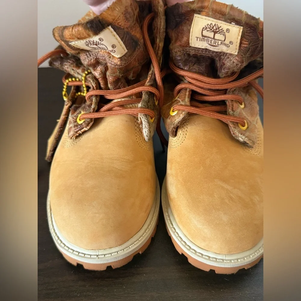 Timberland Kids Brown and Tan Boots kids size 2.5 worn once